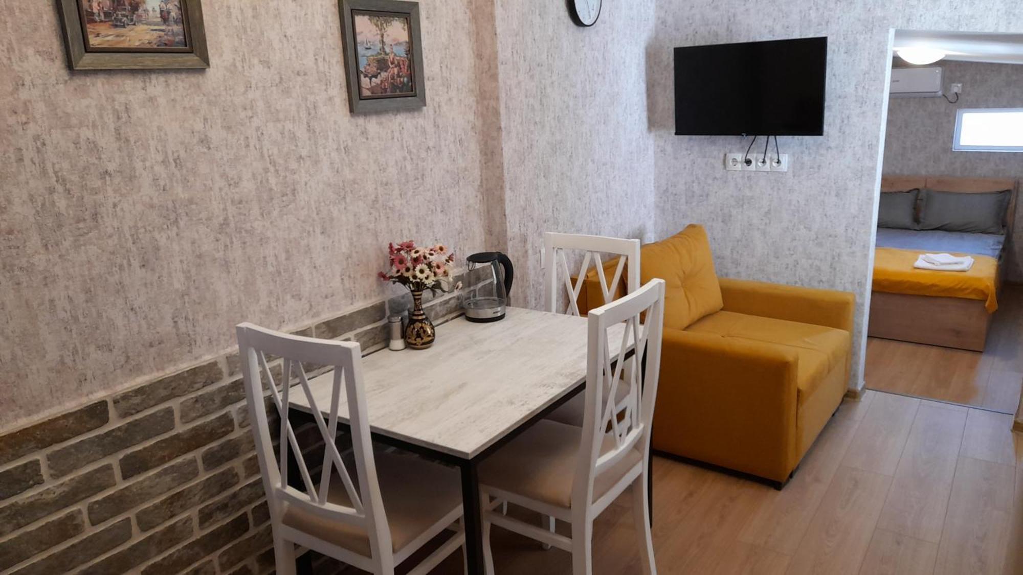 Sweet Home Apartment Тбилиси Екстериор снимка